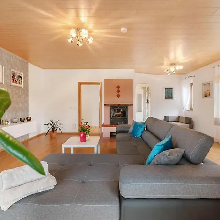 Lora Apartment
